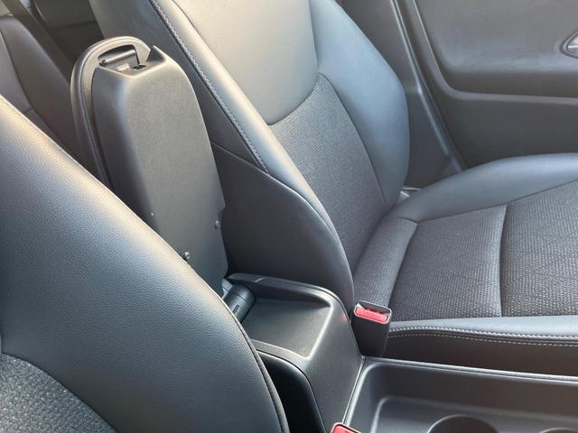 ヤリスクロス Z 4WD 衝突軽減装置 禁煙車 純正8インチナビ 全周囲カメラ レーダークルーズ ETC Bluetooth 前席シートヒーター 運転席パワーシート ハーフレザーシート LEDヘッドライト レーンキープ(56枚目)