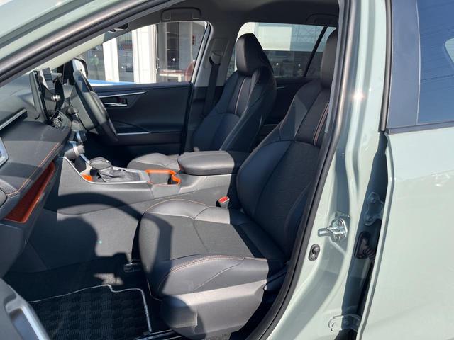 RAV4 アドベンチャー 4WD バックカメラ 衝突被害軽減システム レーダークルーズ 禁煙車 ハーフレザーシート 前席シートエアコン パワーシート ドラレコ コーナーセンサー スマートキー LEDヘッド ルーフレール(33枚目)