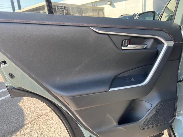 RAV4 アドベンチャー 4WD バックカメラ 衝突被害軽減システム レーダークルーズ 禁煙車 ハーフレザーシート 前席シートエアコン パワーシート ドラレコ コーナーセンサー スマートキー LEDヘッド ルーフレール(39枚目)