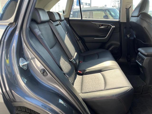ＲＡＶ４ アドベンチャー　オフロードパッケージ　４ＷＤ　全周囲カメラ　衝突被害軽減　９型ディスプレイオーディオ　レーダークルーズ　禁煙車　電動リアゲート　前席シートエアコン　パワーシート　ドラレコ　コーナーセンサー　スマートキー　ＬＥＤヘッド（9枚目）