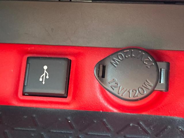 ＲＡＶ４ アドベンチャー　オフロードパッケージ　４ＷＤ　全周囲カメラ　衝突被害軽減　９型ディスプレイオーディオ　レーダークルーズ　禁煙車　電動リアゲート　前席シートエアコン　パワーシート　ドラレコ　コーナーセンサー　スマートキー　ＬＥＤヘッド（55枚目）