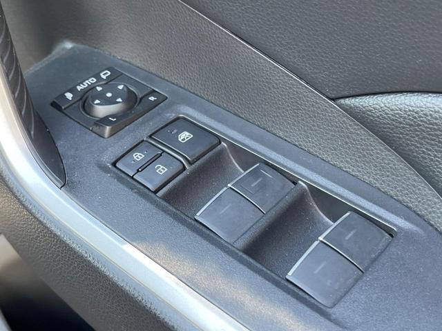 RAV4 ハイブリッドX 純正エアロ 衝突軽減装置 禁煙車 純正8型ディスプレーオーディオ 純正オプションアルミホイール レーダークルーズ バックカメラ ETC Bluetooth フルセグ ドラレコ LEDヘッドライト(59枚目)