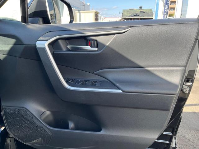 RAV4 ハイブリッドX 純正エアロ 衝突軽減装置 禁煙車 純正8型ディスプレーオーディオ 純正オプションアルミホイール レーダークルーズ バックカメラ ETC Bluetooth フルセグ ドラレコ LEDヘッドライト(61枚目)