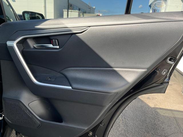 RAV4 ハイブリッドX 純正エアロ 衝突軽減装置 禁煙車 純正8型ディスプレーオーディオ 純正オプションアルミホイール レーダークルーズ バックカメラ ETC Bluetooth フルセグ ドラレコ LEDヘッドライト(63枚目)