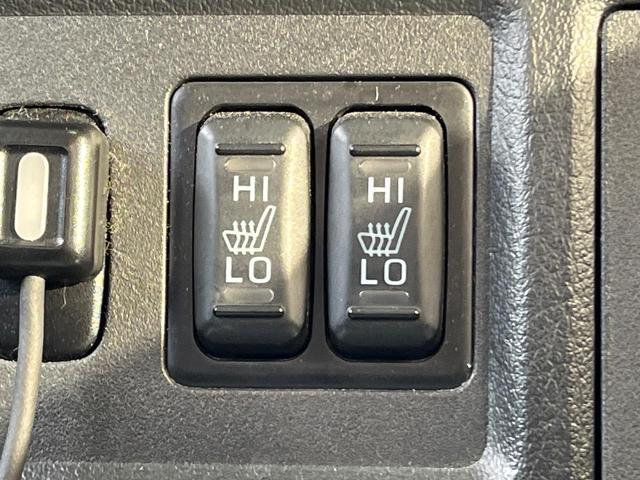 パジェロ ロング スーパーエクシード 4WD 7人乗り 禁煙車 純正7インチナビ 本革シート バックカメラ ETC Bluetooth フルセグ 前席シートヒーター 前席パワーシート HIDヘッドライト LEDフォグライト クルコン(7枚目)