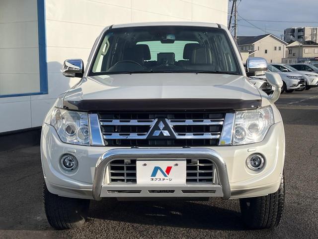 パジェロ ロング スーパーエクシード 4WD 7人乗り 禁煙車 純正7インチナビ 本革シート バックカメラ ETC Bluetooth フルセグ 前席シートヒーター 前席パワーシート HIDヘッドライト LEDフォグライト クルコン(15枚目)