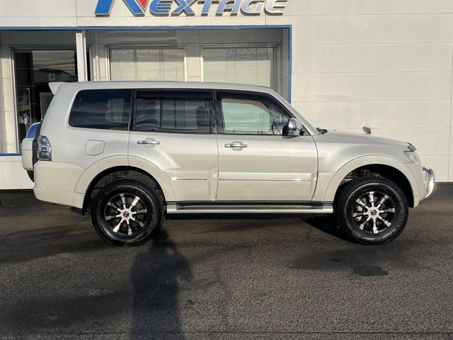 パジェロ ロング スーパーエクシード 4WD 7人乗り 禁煙車 純正7インチナビ 本革シート バックカメラ ETC Bluetooth フルセグ 前席シートヒーター 前席パワーシート HIDヘッドライト LEDフォグライト クルコン(35枚目)