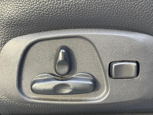 パジェロ ロング スーパーエクシード 4WD 7人乗り 禁煙車 純正7インチナビ 本革シート バックカメラ ETC Bluetooth フルセグ 前席シートヒーター 前席パワーシート HIDヘッドライト LEDフォグライト クルコン(39枚目)