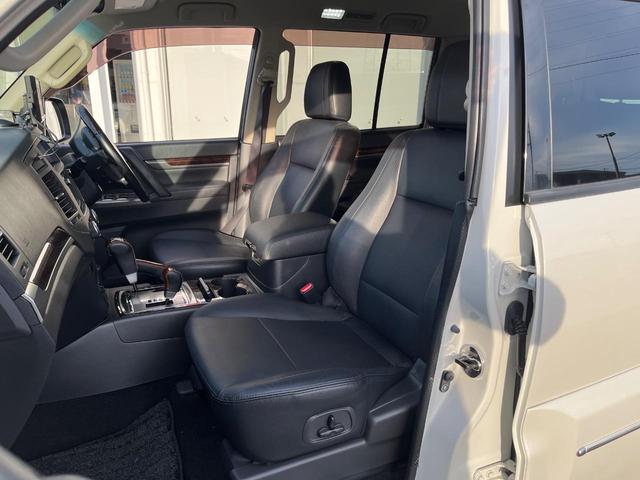 パジェロ ロング スーパーエクシード 4WD 7人乗り 禁煙車 純正7インチナビ 本革シート バックカメラ ETC Bluetooth フルセグ 前席シートヒーター 前席パワーシート HIDヘッドライト LEDフォグライト クルコン(41枚目)