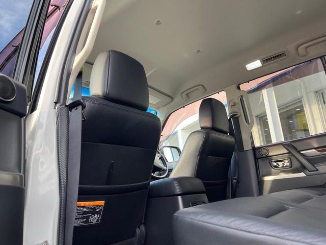 パジェロ ロング スーパーエクシード 4WD 7人乗り 禁煙車 純正7インチナビ 本革シート バックカメラ ETC Bluetooth フルセグ 前席シートヒーター 前席パワーシート HIDヘッドライト LEDフォグライト クルコン(43枚目)