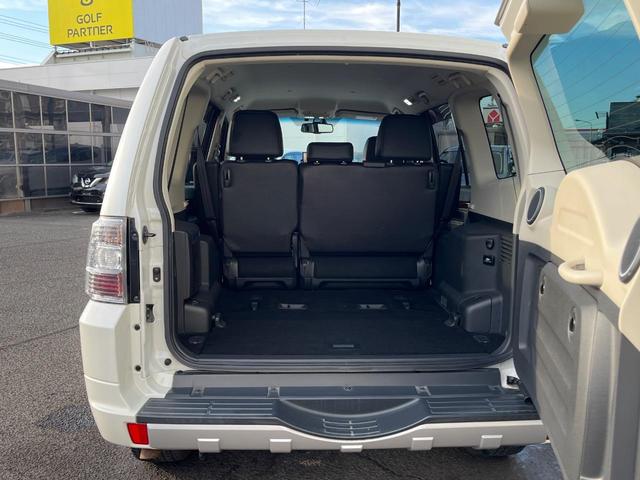 パジェロ ロング スーパーエクシード 4WD 7人乗り 禁煙車 純正7インチナビ 本革シート バックカメラ ETC Bluetooth フルセグ 前席シートヒーター 前席パワーシート HIDヘッドライト LEDフォグライト クルコン(46枚目)