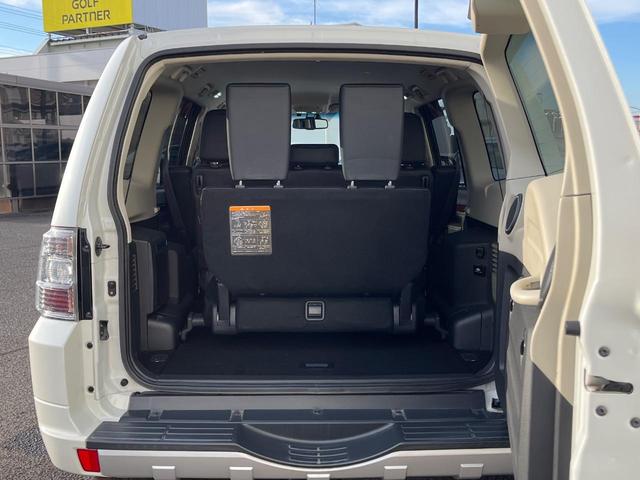 パジェロ ロング スーパーエクシード 4WD 7人乗り 禁煙車 純正7インチナビ 本革シート バックカメラ ETC Bluetooth フルセグ 前席シートヒーター 前席パワーシート HIDヘッドライト LEDフォグライト クルコン(47枚目)