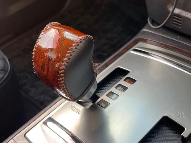 パジェロ ロング スーパーエクシード 4WD 7人乗り 禁煙車 純正7インチナビ 本革シート バックカメラ ETC Bluetooth フルセグ 前席シートヒーター 前席パワーシート HIDヘッドライト LEDフォグライト クルコン(53枚目)