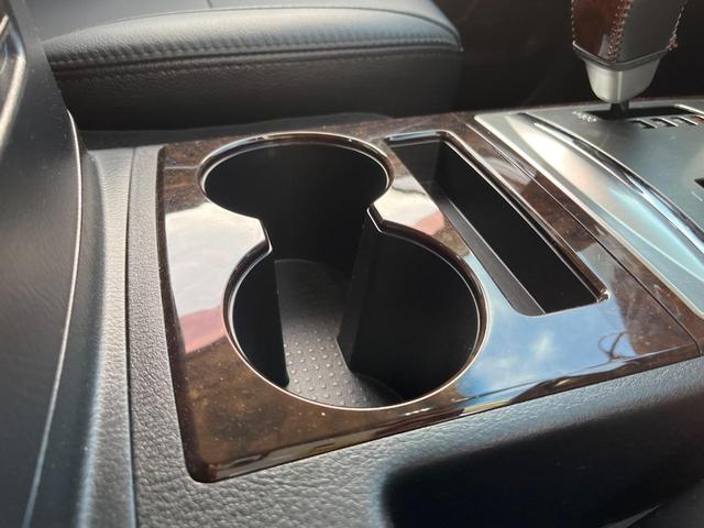 パジェロ ロング スーパーエクシード 4WD 7人乗り 禁煙車 純正7インチナビ 本革シート バックカメラ ETC Bluetooth フルセグ 前席シートヒーター 前席パワーシート HIDヘッドライト LEDフォグライト クルコン(54枚目)