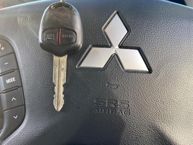 パジェロ ロング スーパーエクシード 4WD 7人乗り 禁煙車 純正7インチナビ 本革シート バックカメラ ETC Bluetooth フルセグ 前席シートヒーター 前席パワーシート HIDヘッドライト LEDフォグライト クルコン(59枚目)