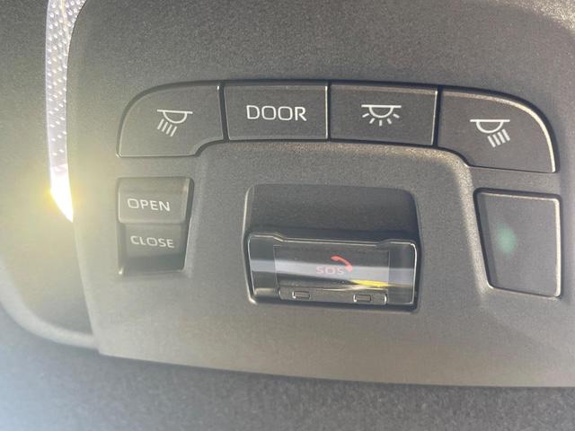 カローラクロス ハイブリッド Z サンルーフ 衝突軽減装置 禁煙車 純正10.5型ナビ 全周囲カメラ レーダークルーズ ETC Bluetooth フルセグ 前席シートヒーター パワーバックドア 前席パワーシート スマートキー(50枚目)