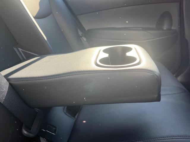 カローラクロス ハイブリッド Z サンルーフ 衝突軽減装置 禁煙車 純正10.5型ナビ 全周囲カメラ レーダークルーズ ETC Bluetooth フルセグ 前席シートヒーター パワーバックドア 前席パワーシート スマートキー(58枚目)