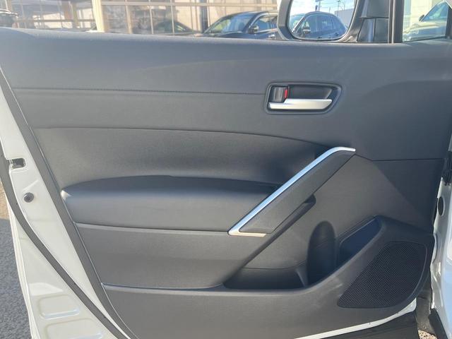 カローラクロス ハイブリッド Z サンルーフ 衝突軽減装置 禁煙車 純正10.5型ナビ 全周囲カメラ レーダークルーズ ETC Bluetooth フルセグ 前席シートヒーター パワーバックドア 前席パワーシート スマートキー(66枚目)