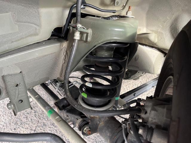 ジムニーシエラ ＪＣ　４ＷＤ　ＭＴ車　衝突被害軽減システム　禁煙車　純正ＳＤナビ　バックカメラ　スマートキー　クルコン　ＬＥＤヘッド　コーナーセンサー　オートハイビーム　車線逸脱警報　オートライト　オートエアコン（22枚目）