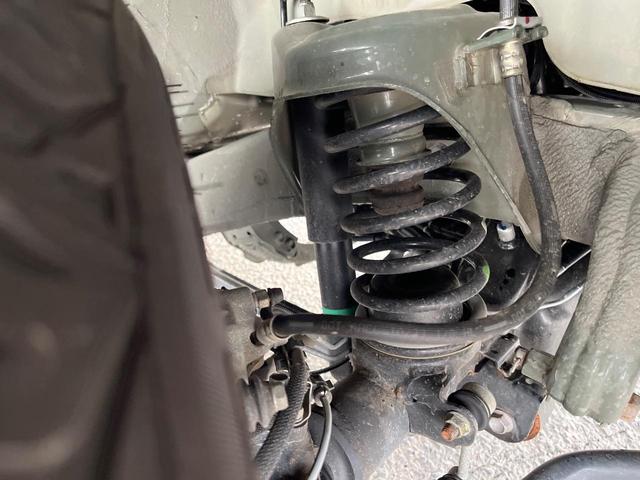 ジムニーシエラ ＪＣ　４ＷＤ　ＭＴ車　衝突被害軽減システム　禁煙車　純正ＳＤナビ　バックカメラ　スマートキー　クルコン　ＬＥＤヘッド　コーナーセンサー　オートハイビーム　車線逸脱警報　オートライト　オートエアコン（23枚目）