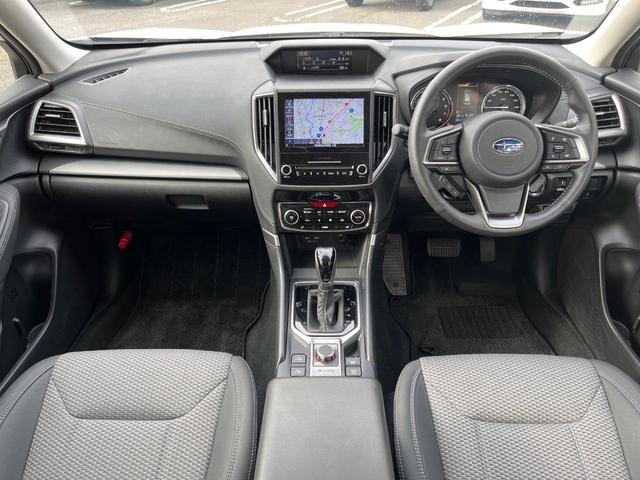 フォレスター Ｘ－エディション　４ＷＤ　衝突軽減装置　禁煙車　純正インチナビ　本革シート　レーダークルーズ　フロント・サイド・バックカメラ　ＥＴＣ　Ｂｌｕｅｔｏｏｔｈ　フルセグ　全席シートヒーター　前席パワーシート　コーナーセンサー（2枚目）