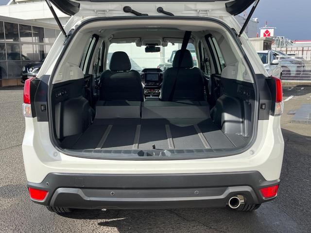 フォレスター Ｘ－エディション　４ＷＤ　衝突軽減装置　禁煙車　純正インチナビ　本革シート　レーダークルーズ　フロント・サイド・バックカメラ　ＥＴＣ　Ｂｌｕｅｔｏｏｔｈ　フルセグ　全席シートヒーター　前席パワーシート　コーナーセンサー（10枚目）