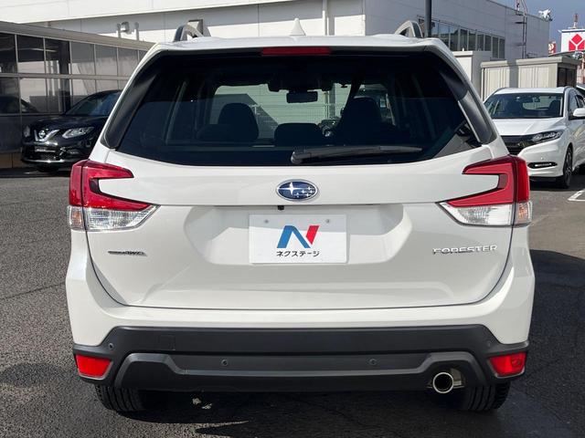 フォレスター Ｘ－エディション　４ＷＤ　衝突軽減装置　禁煙車　純正インチナビ　本革シート　レーダークルーズ　フロント・サイド・バックカメラ　ＥＴＣ　Ｂｌｕｅｔｏｏｔｈ　フルセグ　全席シートヒーター　前席パワーシート　コーナーセンサー（15枚目）