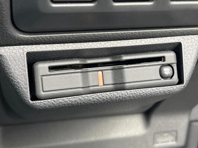 フォレスター Ｘ－エディション　４ＷＤ　衝突軽減装置　禁煙車　純正インチナビ　本革シート　レーダークルーズ　フロント・サイド・バックカメラ　ＥＴＣ　Ｂｌｕｅｔｏｏｔｈ　フルセグ　全席シートヒーター　前席パワーシート　コーナーセンサー（38枚目）