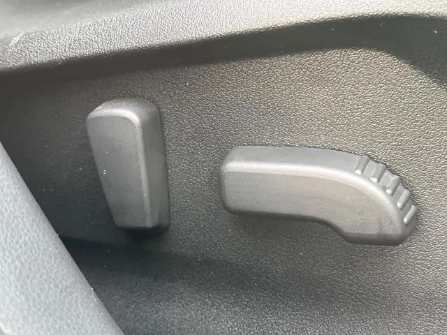 フォレスター Ｘ－エディション　４ＷＤ　衝突軽減装置　禁煙車　純正インチナビ　本革シート　レーダークルーズ　フロント・サイド・バックカメラ　ＥＴＣ　Ｂｌｕｅｔｏｏｔｈ　フルセグ　全席シートヒーター　前席パワーシート　コーナーセンサー（43枚目）