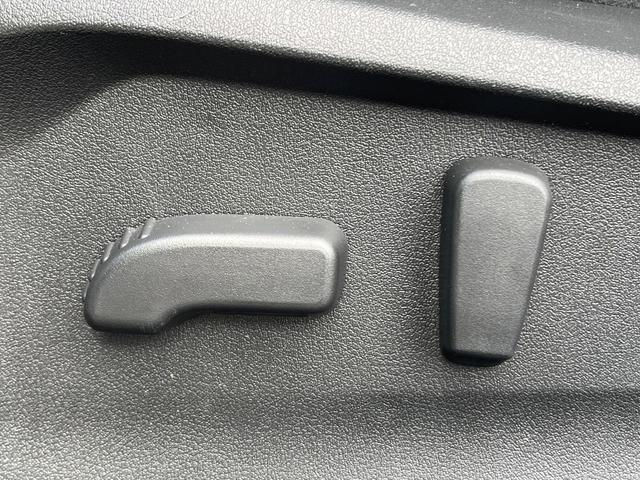 フォレスター Ｘ－エディション　４ＷＤ　衝突軽減装置　禁煙車　純正インチナビ　本革シート　レーダークルーズ　フロント・サイド・バックカメラ　ＥＴＣ　Ｂｌｕｅｔｏｏｔｈ　フルセグ　全席シートヒーター　前席パワーシート　コーナーセンサー（44枚目）