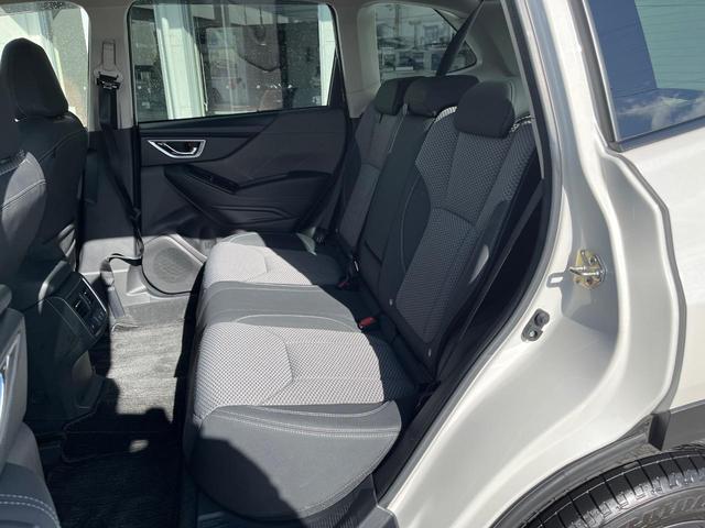 フォレスター Ｘ－エディション　４ＷＤ　衝突軽減装置　禁煙車　純正インチナビ　本革シート　レーダークルーズ　フロント・サイド・バックカメラ　ＥＴＣ　Ｂｌｕｅｔｏｏｔｈ　フルセグ　全席シートヒーター　前席パワーシート　コーナーセンサー（47枚目）