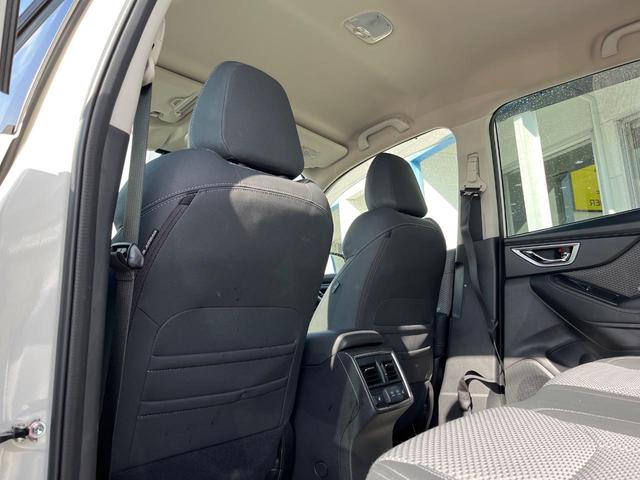 フォレスター Ｘ－エディション　４ＷＤ　衝突軽減装置　禁煙車　純正インチナビ　本革シート　レーダークルーズ　フロント・サイド・バックカメラ　ＥＴＣ　Ｂｌｕｅｔｏｏｔｈ　フルセグ　全席シートヒーター　前席パワーシート　コーナーセンサー（48枚目）