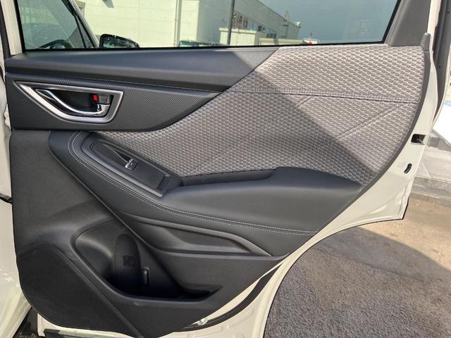 フォレスター Ｘ－エディション　４ＷＤ　衝突軽減装置　禁煙車　純正インチナビ　本革シート　レーダークルーズ　フロント・サイド・バックカメラ　ＥＴＣ　Ｂｌｕｅｔｏｏｔｈ　フルセグ　全席シートヒーター　前席パワーシート　コーナーセンサー（73枚目）