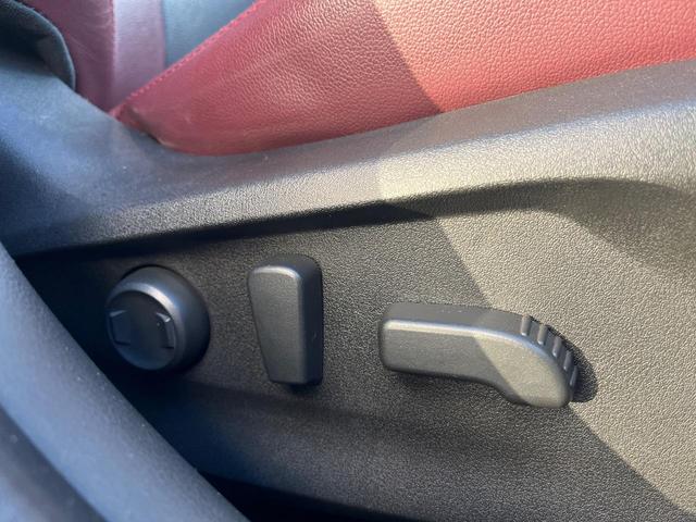 レヴォーグ STIスポーツ EX 4WD STIフルエアロ 11.6型ディスプレイオーディオ フロント・サイド・バックカメラ 衝突被害軽減システム レーダークルーズ 電動リアゲート レザーシート 全席シートヒーター ETC(38枚目)