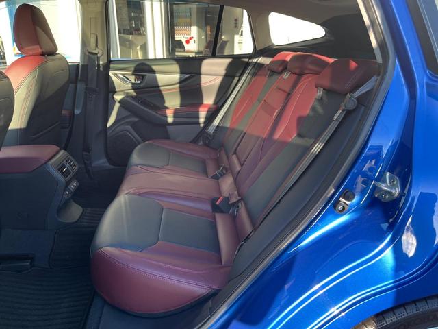 レヴォーグ STIスポーツ EX 4WD STIフルエアロ 11.6型ディスプレイオーディオ フロント・サイド・バックカメラ 衝突被害軽減システム レーダークルーズ 電動リアゲート レザーシート 全席シートヒーター ETC(44枚目)