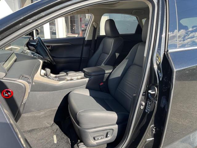 NX NX300 Iパッケージ サンルーフ 衝突軽減装置 純正10.3型ナビ 黒革シート レーダークルーズ サイド・バックカメラ ETC Bluetooth フルセグ シートヒーター パワーバックドア メモリー機能付きパワーシート(41枚目)