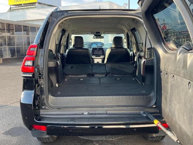 ランドクルーザープラド ＴＸ　４ＷＤ　ターボ　７人乗り　ディーゼル（軽油）９型ディスプレイオーディオ　全周囲カメラ　衝突被害軽減システム　レーダークルーズ　コーナーセンサー　ルーフレール　ＥＴＣ２．０　純正１７インチアルミ（11枚目）
