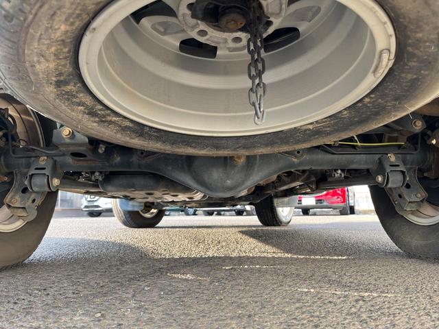 ランドクルーザープラド ＴＸ　４ＷＤ　ターボ　７人乗り　ディーゼル（軽油）９型ディスプレイオーディオ　全周囲カメラ　衝突被害軽減システム　レーダークルーズ　コーナーセンサー　ルーフレール　ＥＴＣ２．０　純正１７インチアルミ（20枚目）