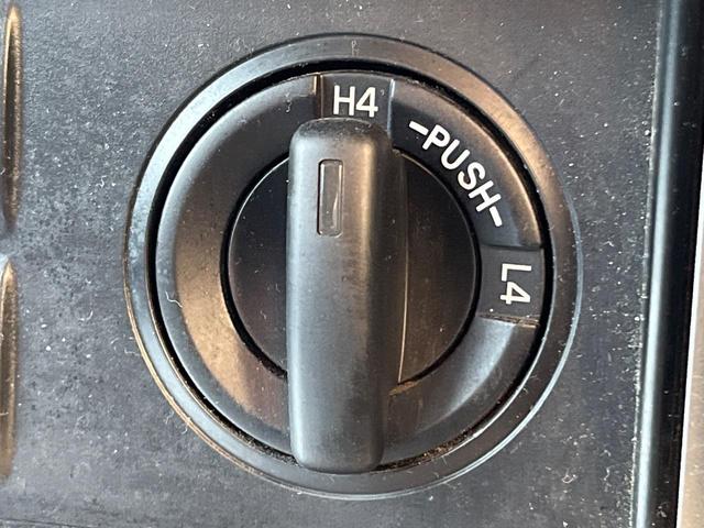 ランドクルーザープラド ＴＸ　４ＷＤ　ターボ　７人乗り　ディーゼル（軽油）９型ディスプレイオーディオ　全周囲カメラ　衝突被害軽減システム　レーダークルーズ　コーナーセンサー　ルーフレール　ＥＴＣ２．０　純正１７インチアルミ（55枚目）