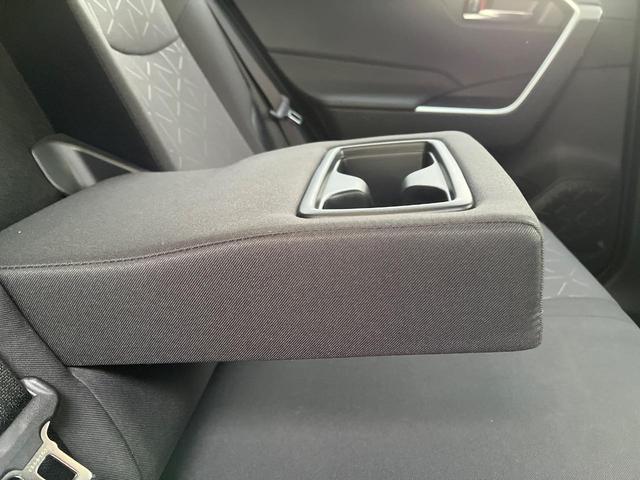 RAV4 X 衝突軽減装置 禁煙車 純正8型ディスプレーオーディオ レーダークルーズ バックカメラ ETC Bluetooth フルセグ LEDヘッドライト LEDフォグライト レーンキープアシスト(51枚目)