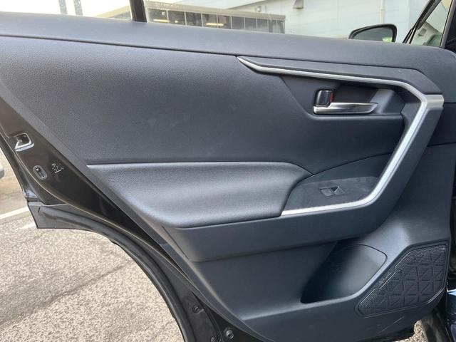 RAV4 X 衝突軽減装置 禁煙車 純正8型ディスプレーオーディオ レーダークルーズ バックカメラ ETC Bluetooth フルセグ LEDヘッドライト LEDフォグライト レーンキープアシスト(60枚目)