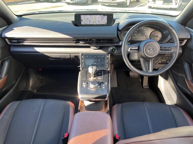 ＭＸ－３０ ベースグレード　衝突軽減装置　禁煙車　純正８．８インチナビ　全周囲カメラ　レーダークルーズ　ＥＴＣ　Ｂｌｕｅｔｏｏｔｈ　フルセグ　ドラレコ　前席シートヒーター　運転席パワーシート　ハーフレザーシート　レーンキープ（2枚目）