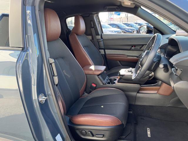 ＭＸ－３０ ベースグレード　衝突軽減装置　禁煙車　純正８．８インチナビ　全周囲カメラ　レーダークルーズ　ＥＴＣ　Ｂｌｕｅｔｏｏｔｈ　フルセグ　ドラレコ　前席シートヒーター　運転席パワーシート　ハーフレザーシート　レーンキープ（8枚目）