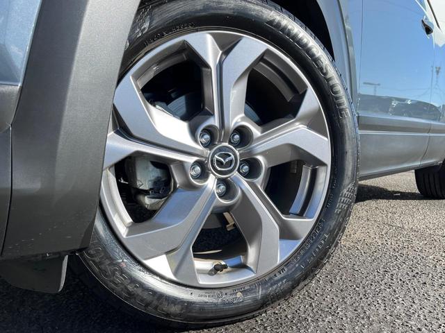 ＭＸ－３０ ベースグレード　衝突軽減装置　禁煙車　純正８．８インチナビ　全周囲カメラ　レーダークルーズ　ＥＴＣ　Ｂｌｕｅｔｏｏｔｈ　フルセグ　ドラレコ　前席シートヒーター　運転席パワーシート　ハーフレザーシート　レーンキープ（13枚目）