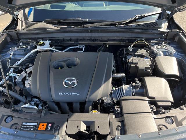 ＭＸ－３０ ベースグレード　衝突軽減装置　禁煙車　純正８．８インチナビ　全周囲カメラ　レーダークルーズ　ＥＴＣ　Ｂｌｕｅｔｏｏｔｈ　フルセグ　ドラレコ　前席シートヒーター　運転席パワーシート　ハーフレザーシート　レーンキープ（18枚目）