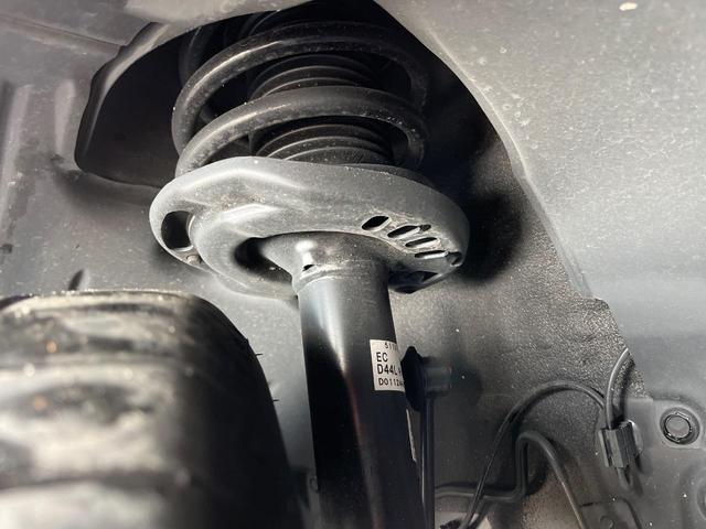 ＭＸ－３０ ベースグレード　衝突軽減装置　禁煙車　純正８．８インチナビ　全周囲カメラ　レーダークルーズ　ＥＴＣ　Ｂｌｕｅｔｏｏｔｈ　フルセグ　ドラレコ　前席シートヒーター　運転席パワーシート　ハーフレザーシート　レーンキープ（20枚目）