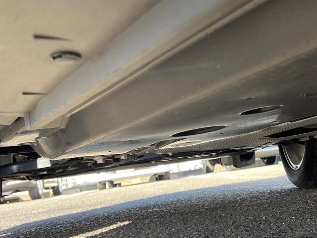 ＭＸ－３０ ベースグレード　衝突軽減装置　禁煙車　純正８．８インチナビ　全周囲カメラ　レーダークルーズ　ＥＴＣ　Ｂｌｕｅｔｏｏｔｈ　フルセグ　ドラレコ　前席シートヒーター　運転席パワーシート　ハーフレザーシート　レーンキープ（25枚目）