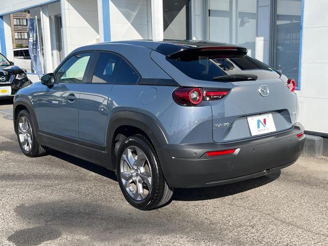 ＭＸ－３０ ベースグレード　衝突軽減装置　禁煙車　純正８．８インチナビ　全周囲カメラ　レーダークルーズ　ＥＴＣ　Ｂｌｕｅｔｏｏｔｈ　フルセグ　ドラレコ　前席シートヒーター　運転席パワーシート　ハーフレザーシート　レーンキープ（32枚目）