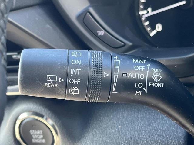 ＭＸ－３０ ベースグレード　衝突軽減装置　禁煙車　純正８．８インチナビ　全周囲カメラ　レーダークルーズ　ＥＴＣ　Ｂｌｕｅｔｏｏｔｈ　フルセグ　ドラレコ　前席シートヒーター　運転席パワーシート　ハーフレザーシート　レーンキープ（54枚目）