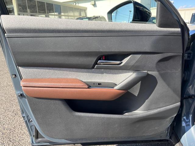 ＭＸ－３０ ベースグレード　衝突軽減装置　禁煙車　純正８．８インチナビ　全周囲カメラ　レーダークルーズ　ＥＴＣ　Ｂｌｕｅｔｏｏｔｈ　フルセグ　ドラレコ　前席シートヒーター　運転席パワーシート　ハーフレザーシート　レーンキープ（61枚目）